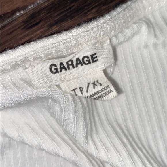 White garage top (never worn) - Picture 2 of 2